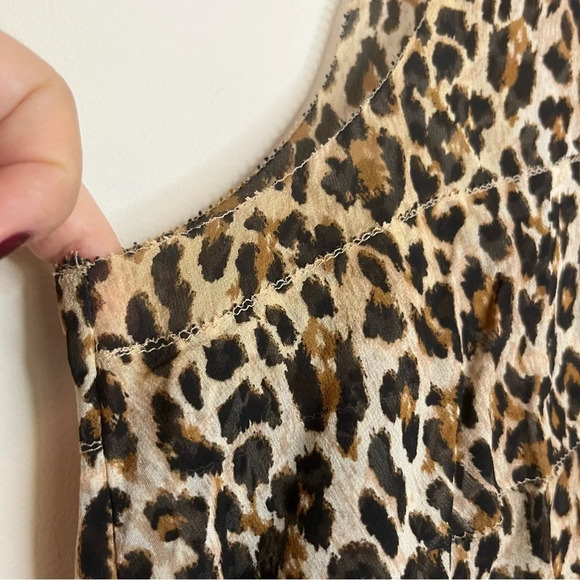 ☀️MODA INTERNATIONAL 100% Silk Cheetah Ruffle Tank Top - Picture 6 of 6